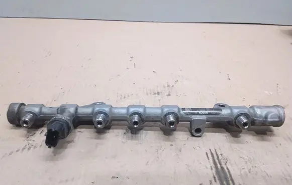 Renault Megane III Fuel main line pipe 0445214158