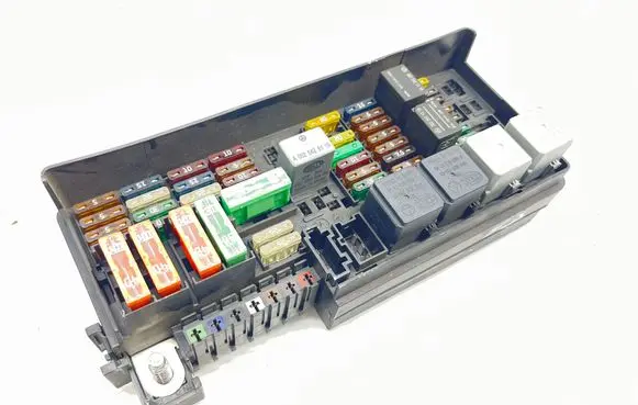 Mercedes-Benz ML W164 Fuse module A1645403372