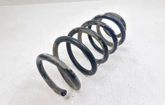 Toyota Avensis T270 Rear coil spring