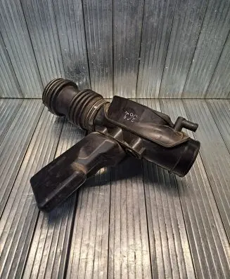 Infiniti FX Air intake duct part CG002