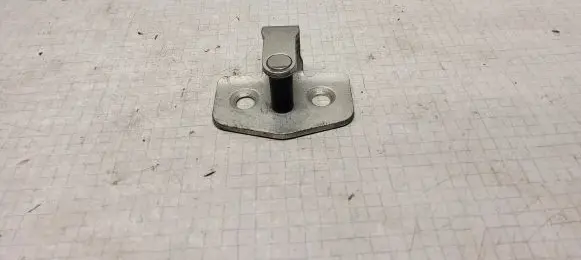 Opel Zafira B Front door lock loop/hook striker 