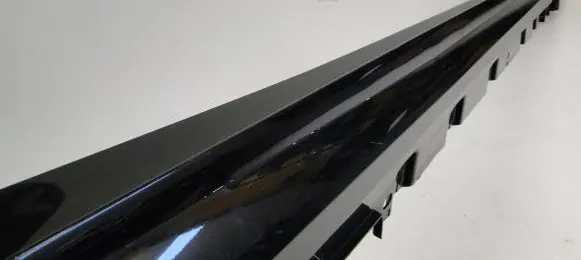 Sill/side skirt trim