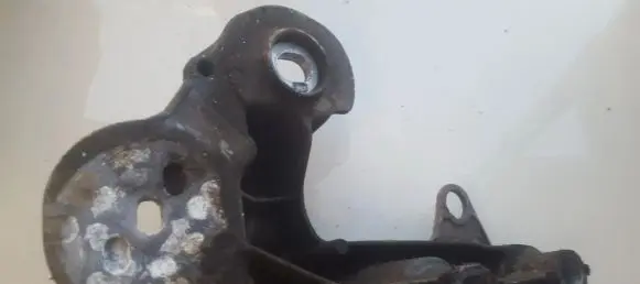 Audi A6 S6 C6 4F Engine mounting bracket 4F0199351AG