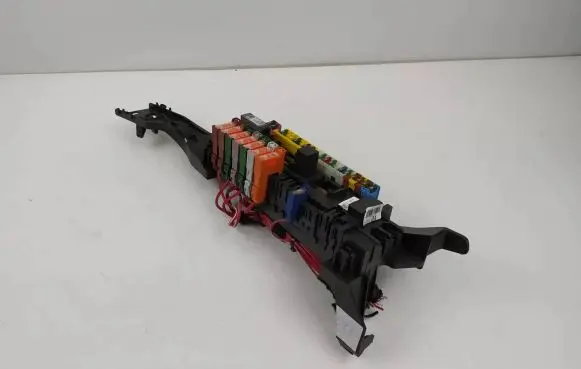 Mercedes-Benz ML W166 Fuse module A1665402350 YAP2577112 13935426