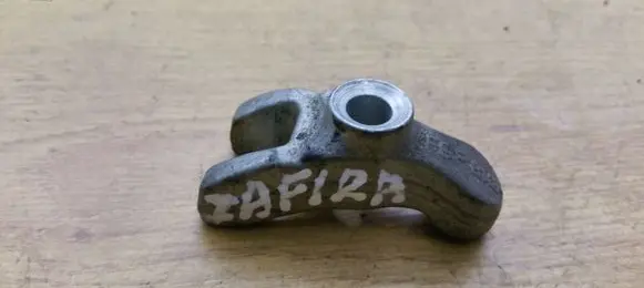 Opel Zafira B Fuel Injector clamp holder FGPB148
