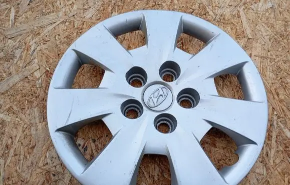 Hyundai i30 R15 wheel hub/cap/trim 529602L000