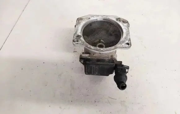 Audi A4 S4 B5 8D Mass air flow meter 037906461b afh60-10a