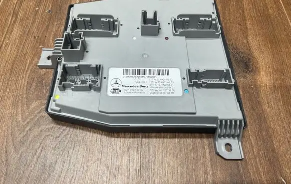 Mercedes-Benz E W213 SAM control unit A2139005223 A2139014203