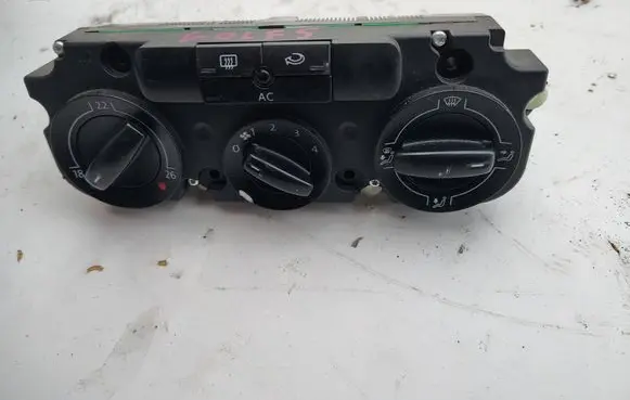 Volkswagen Golf V Climate control unit 1K0820047JD
