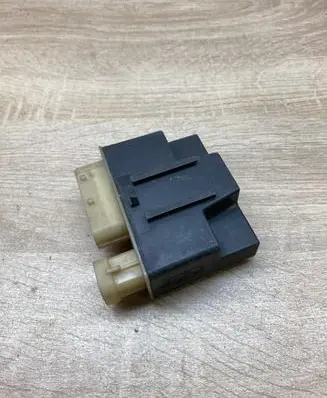 Citroen C4 I Picasso Glow plug pre-heat relay 9652021180
