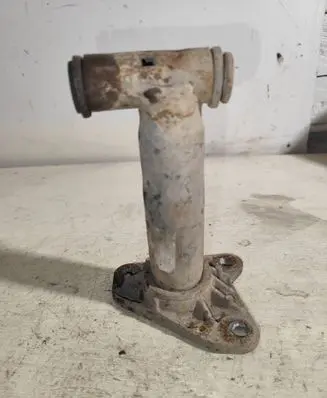 Front bumper mounting bracket
