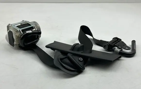 Mercedes-Benz C W206 Front seatbelt 34133468E