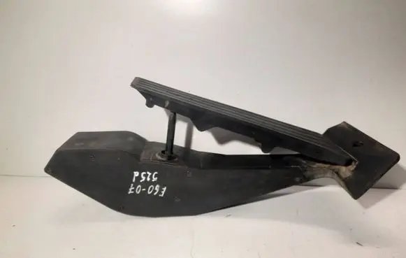 BMW 5 E60 E61 Accelerator throttle pedal 6772645
