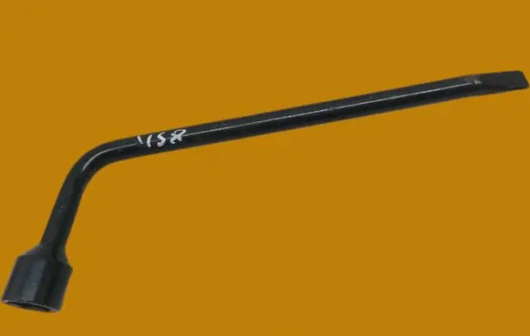 Toyota Yaris Wheel nut wrench 
