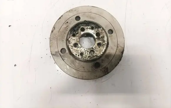 Volkswagen Golf IV Crankshaft pulley