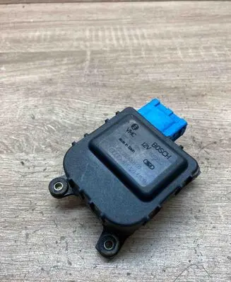 Volkswagen PASSAT B5 Air flap motor/actuator 8D1820511B 0132801149