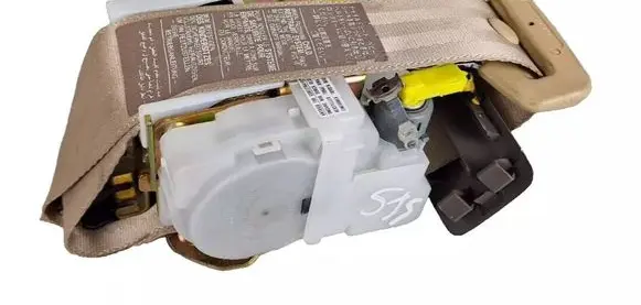 Lexus LS 430 Rear seatbelt 7J3500P