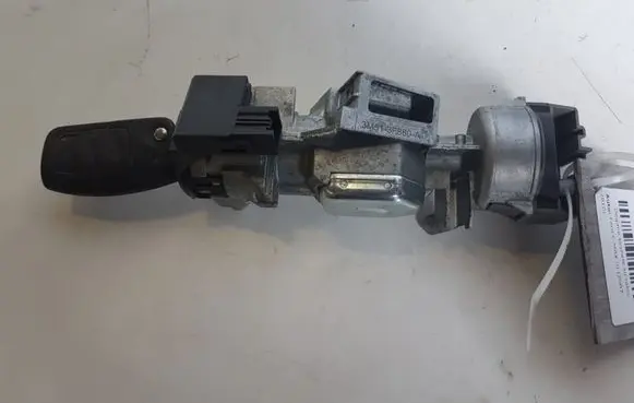 Ford C-MAX I Ignition lock 3M513F880A