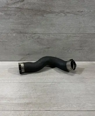 Intercooler hose/pipe