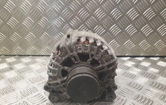 Volkswagen Golf VI Generator/alternator 03L903023F