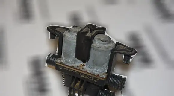 BMW X5 E53 Coolant heater control valve 8374995