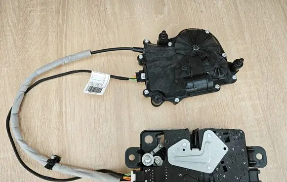 BMW 5 G30 G31 G38 Tailgate/trunk/boot lock/catch/latch 7441014 7383561
