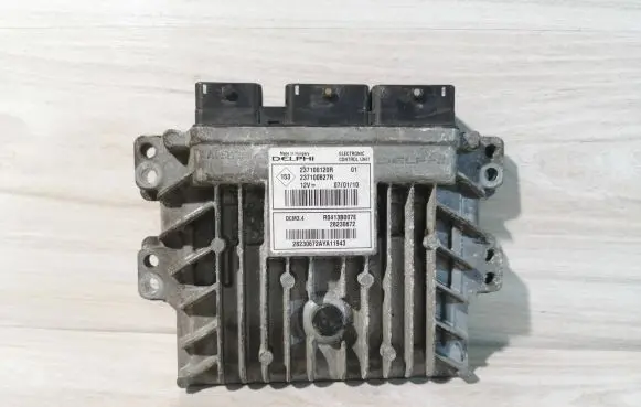 Renault Megane III Engine control unit/module 237100627R 237100120R R0413B007E