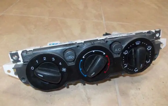 Ford Focus Climate control unit 3M5T19980AD