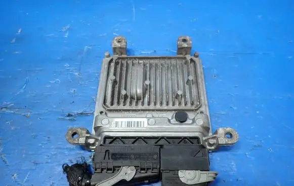 Jeep Compass Engine control unit/module 28218730 P05150352AF