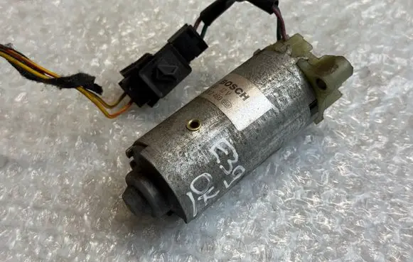 BMW 5 E39 Seat adjustment motor 0130002460