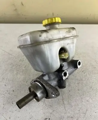 Jeep Grand Cherokee (WK) Master brake cylinder
