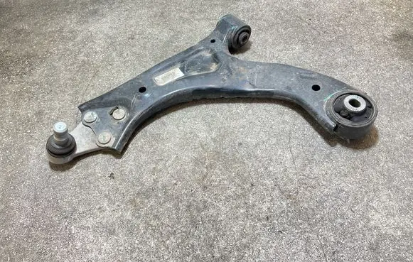 Volvo EX30 Front lower control arm/wishbone 80001045 H80001045 574152