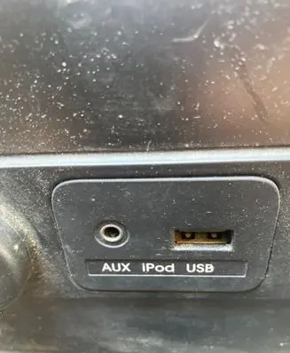 KIA Optima AUX in-socket connector 2T100