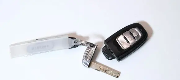 Audi A4 S4 B8 8K Ignition key/card 8T0959754D