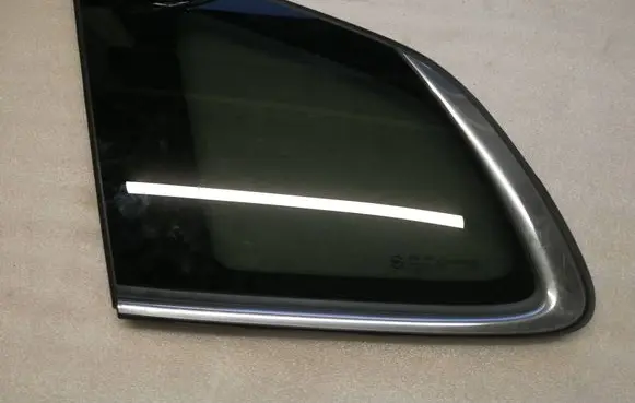 KIA Carens III Rear side window 43R000083 DOT736AS3M35