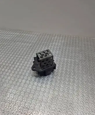Peugeot 3008 I Coolant fan relay 9658508980