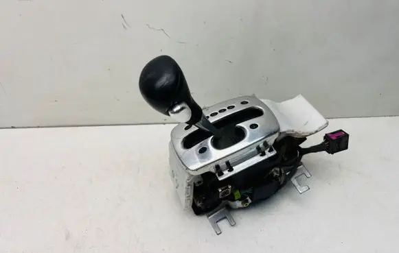 Audi A8 S8 D2 4D Gear shifter/selector 4D0713041