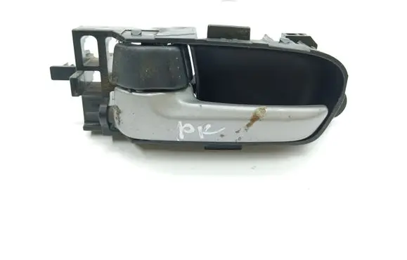 Suzuki Grand Vitara II Front door interior handle