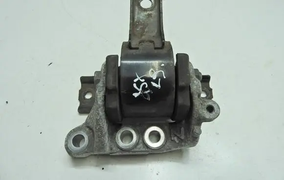 Mitsubishi ASX Engine mounting bracket