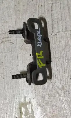 Tailgate/trunk/boot hinge