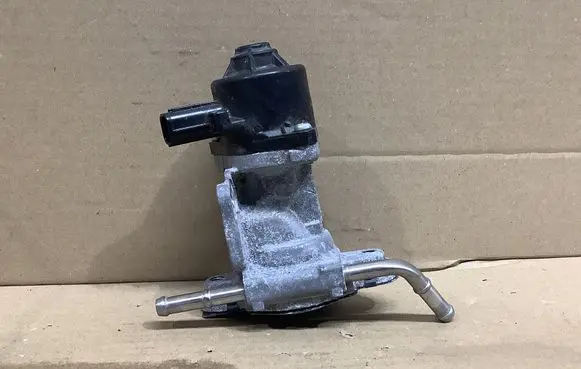 Lexus ES VII XZ10 EGR valve 2562025040