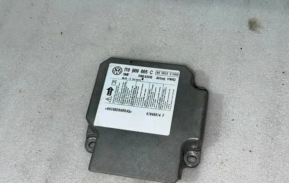 Volkswagen Touran I Airbag control unit/module 1T0909605C