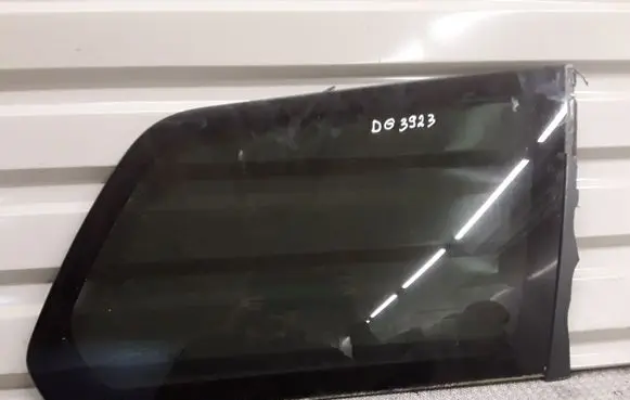 Mitsubishi Endeavor Rear side window