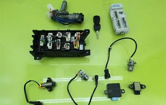KIA Sorento Engine ECU kit and lock set 911603E070