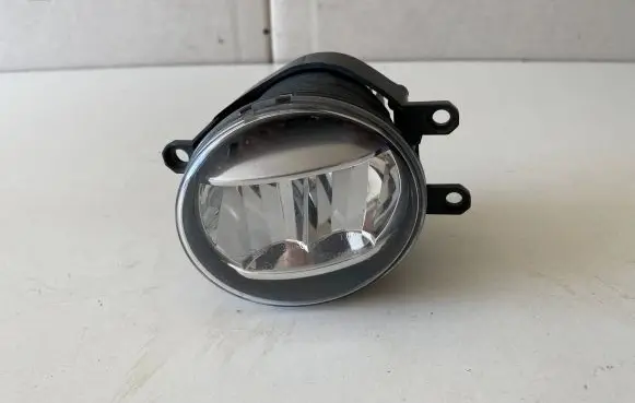 Lexus CT 200H Front fog light E1313794L