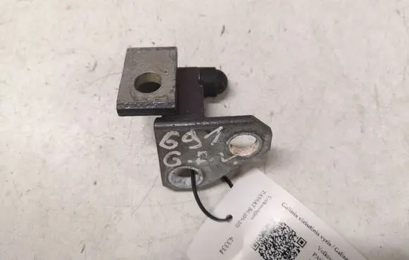 Volkswagen PASSAT B6 Rear door upper hinge 3C4833402D