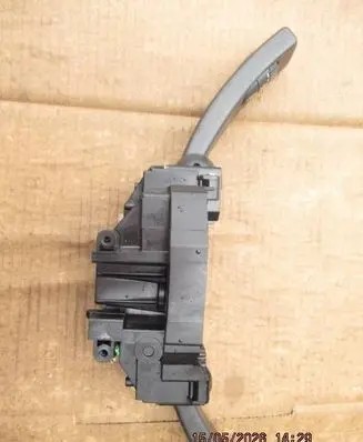 Volvo V50 Wiper turn signal indicator stalk/switch P30772250 17D772E