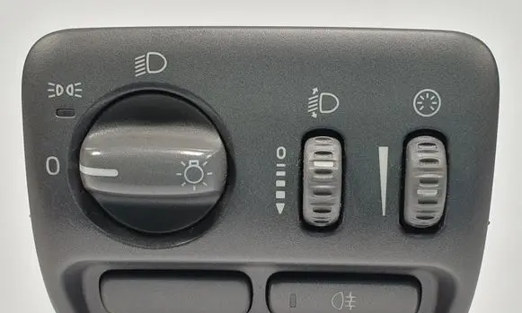 Ford Mondeo Mk III Headlight level height control switch 9459985