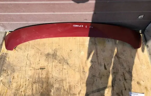 Tailgate/trunk spoiler