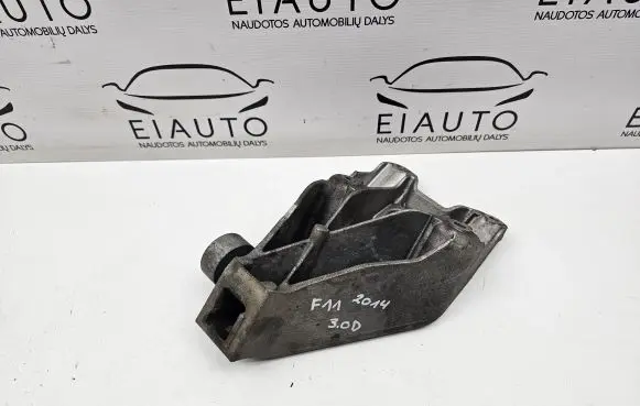 BMW 5 F10 F11 Engine mounting bracket 6781227